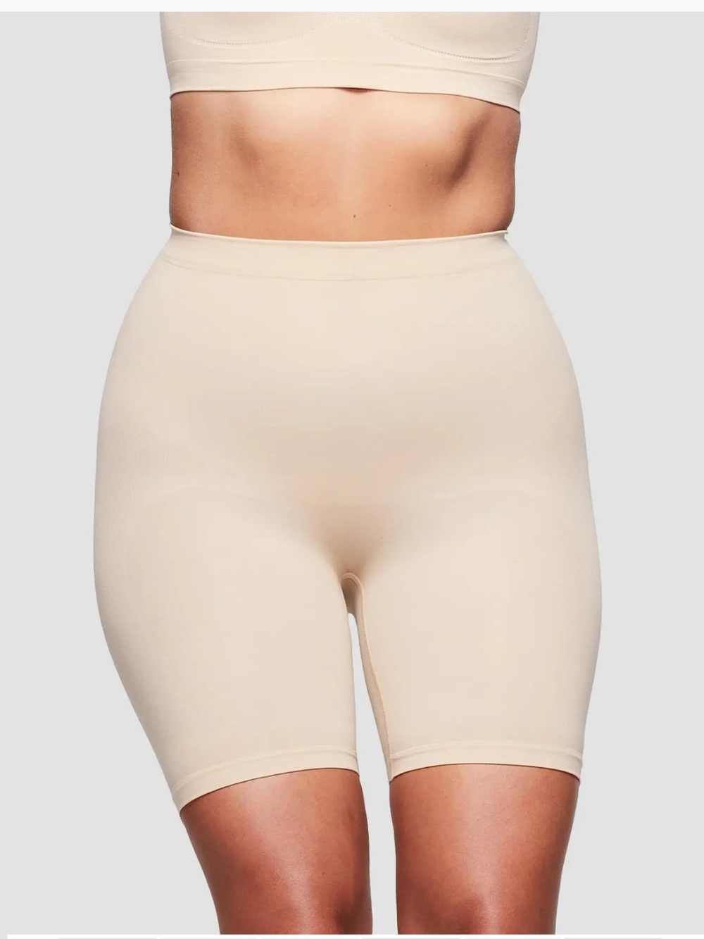 NWOT SKIMS

Seamless Sculpt Mid-Thigh Short